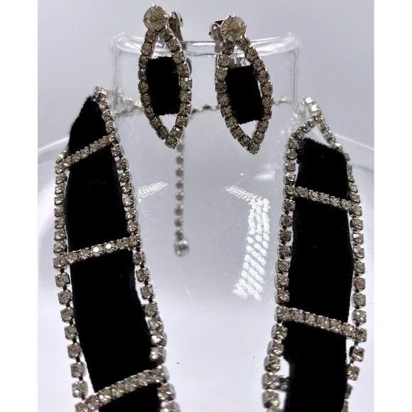 Authentic vintage Hobé 1940s Sparkling Velvet Choker Necklace & Earrings Set
